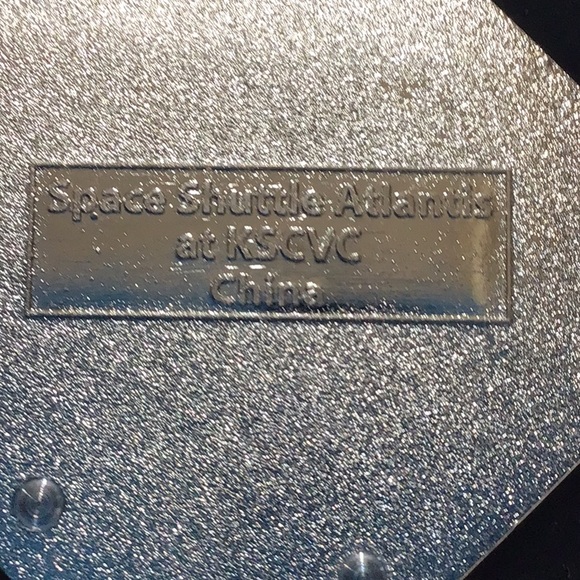 Space Shuttle Atlantis pendant 3-D - Picture 3 of 3